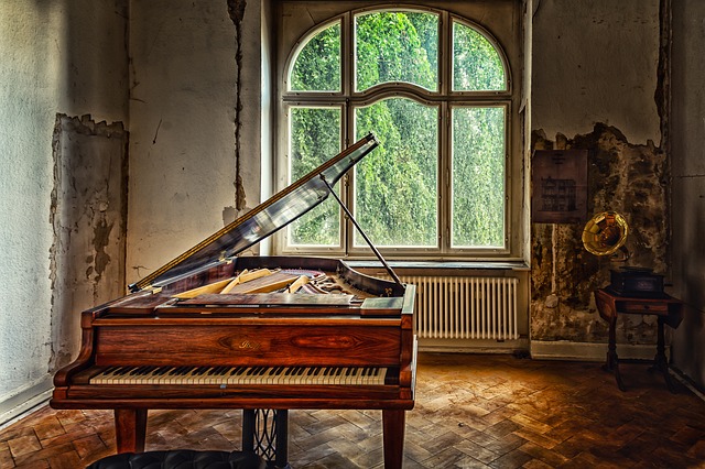 klavír interiér